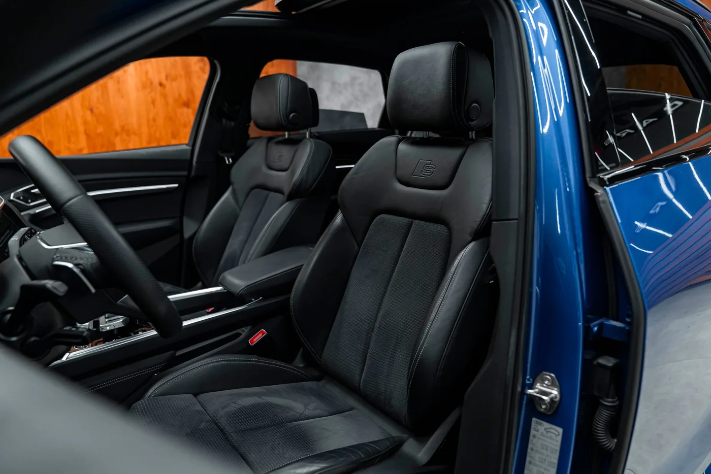 2023 Audi Q8 e-tron offered by a specialist dealer in Bratislava, Slovakia, photo 9 of 25