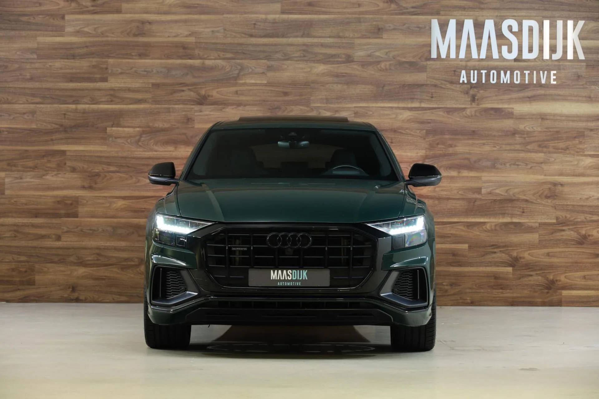 2023 Audi Q8 60 TFSI e quattro Competition, 2/30