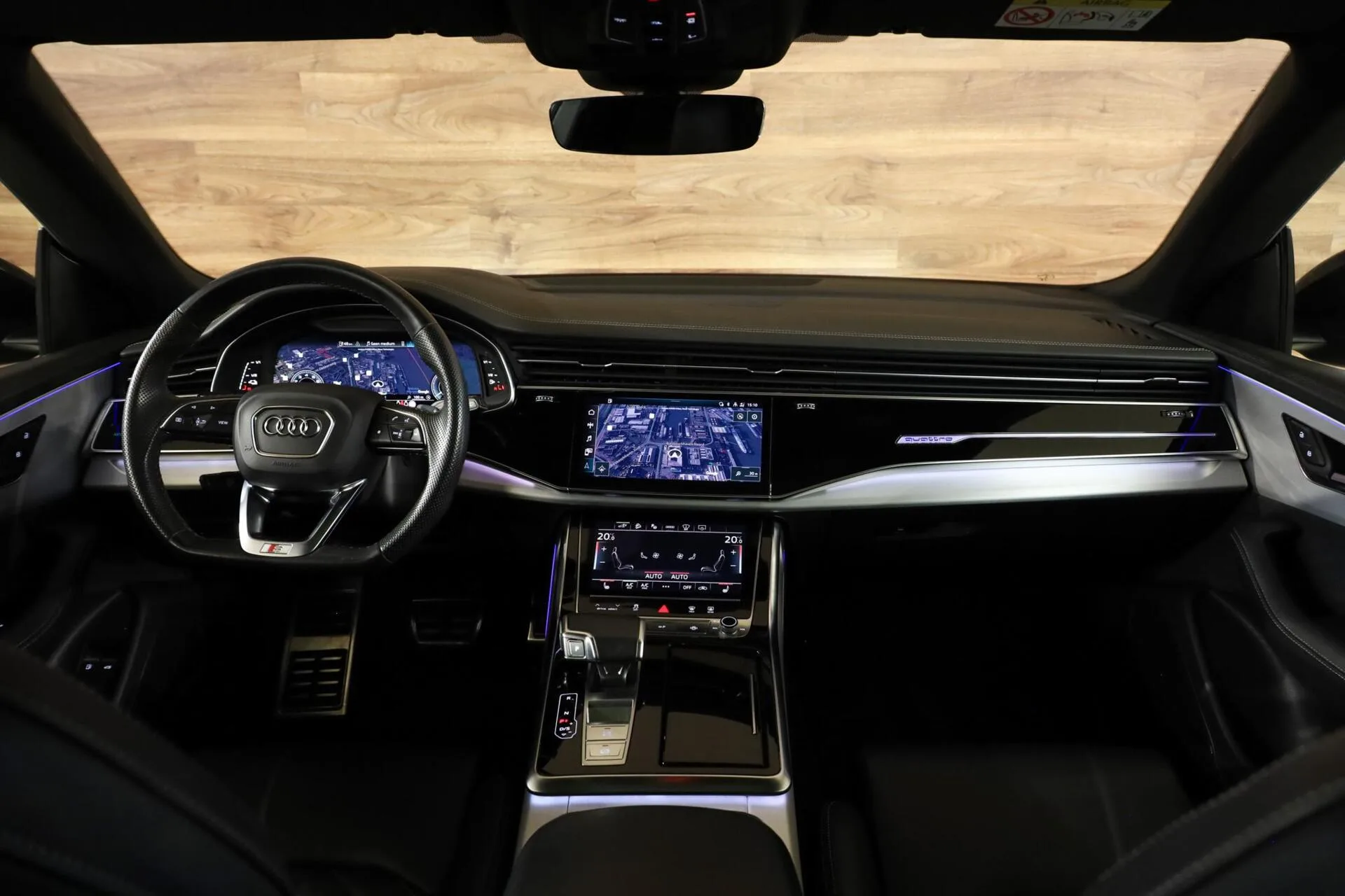 2023 Audi Q8 60 TFSI e quattro Competition, 3/30