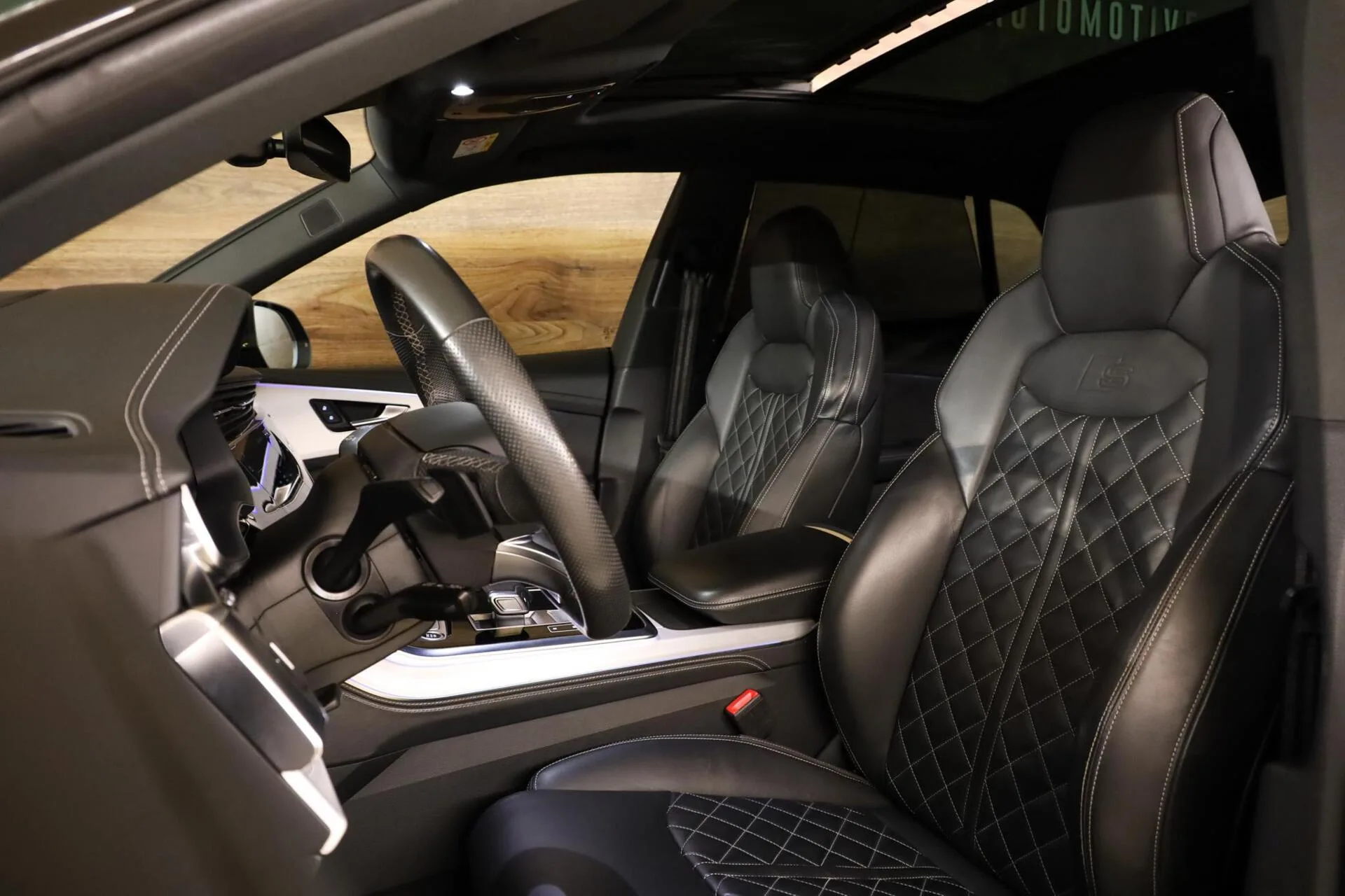 2023 Audi Q8 60 TFSI e quattro Competition, 6/30