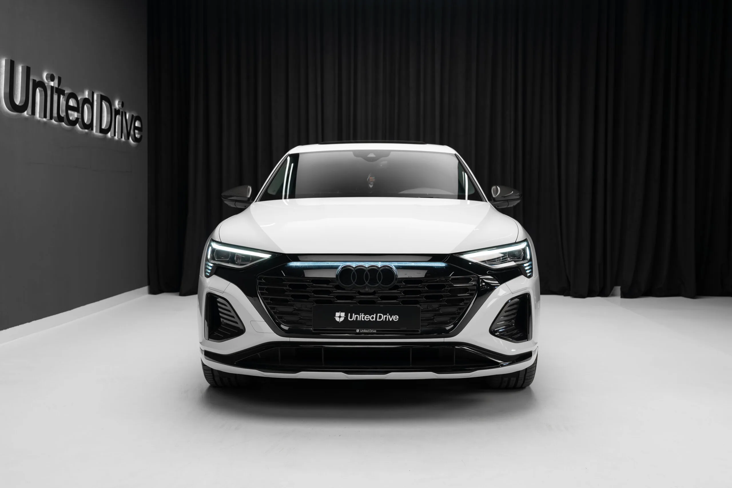 2023 Audi Q8 Sportback e-tron 55 quattro, 2/30