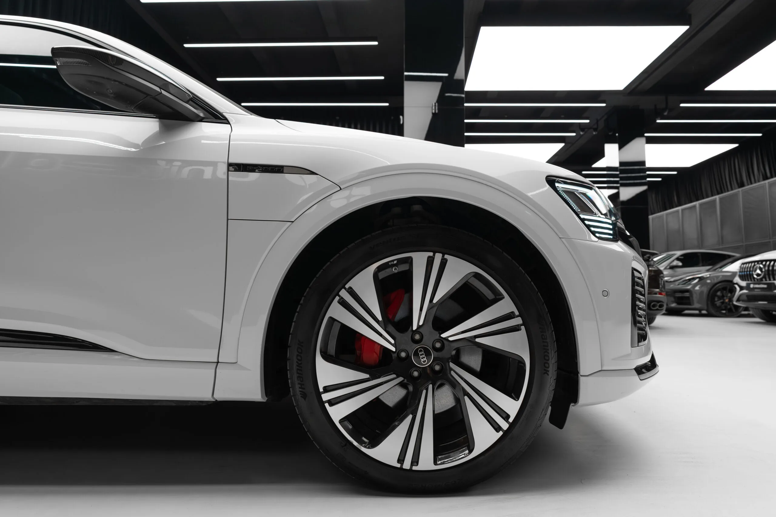 2023 Audi Q8 Sportback e-tron 55 quattro, 5/30