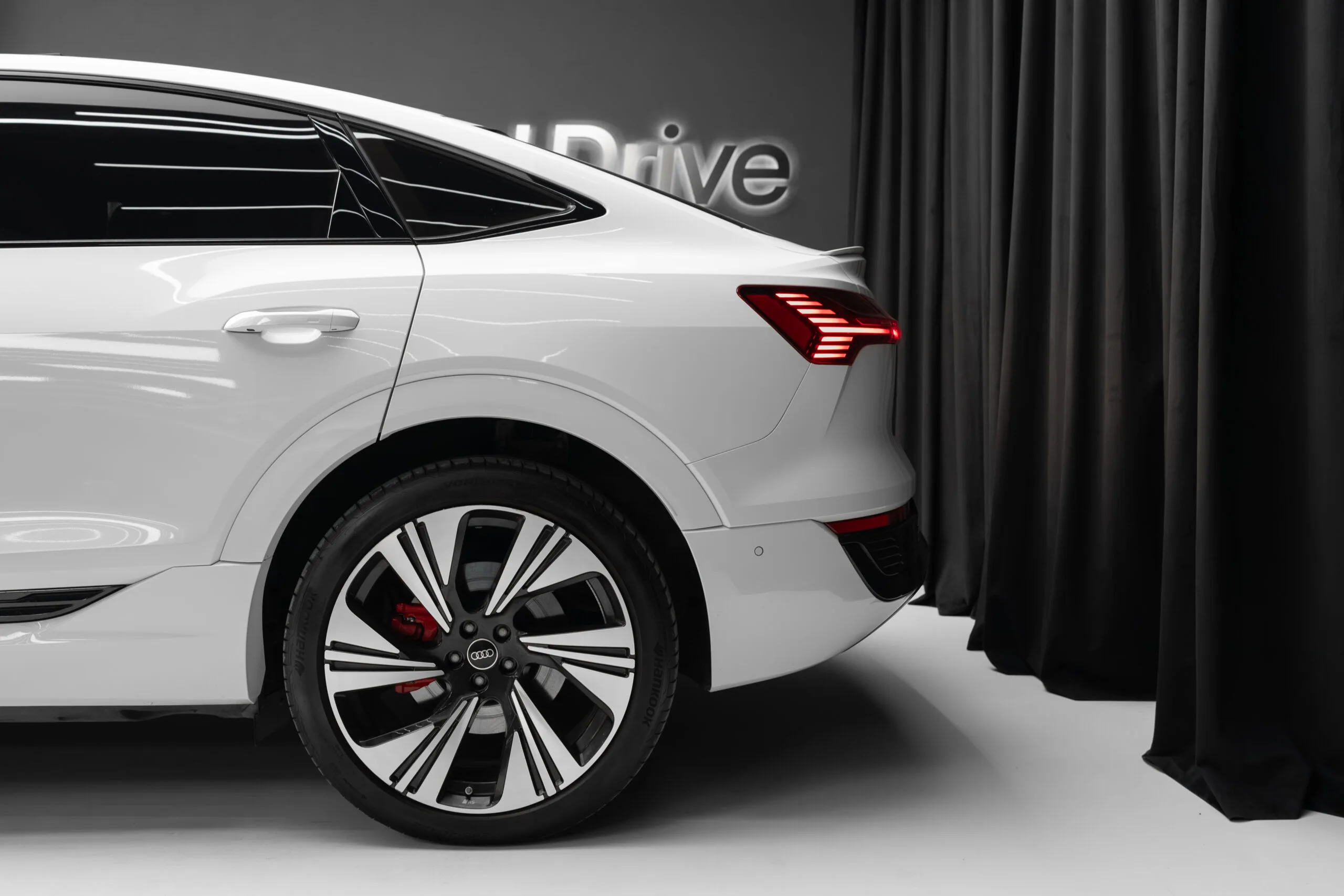 2023 Audi Q8 Sportback e-tron 55 quattro, 7/30