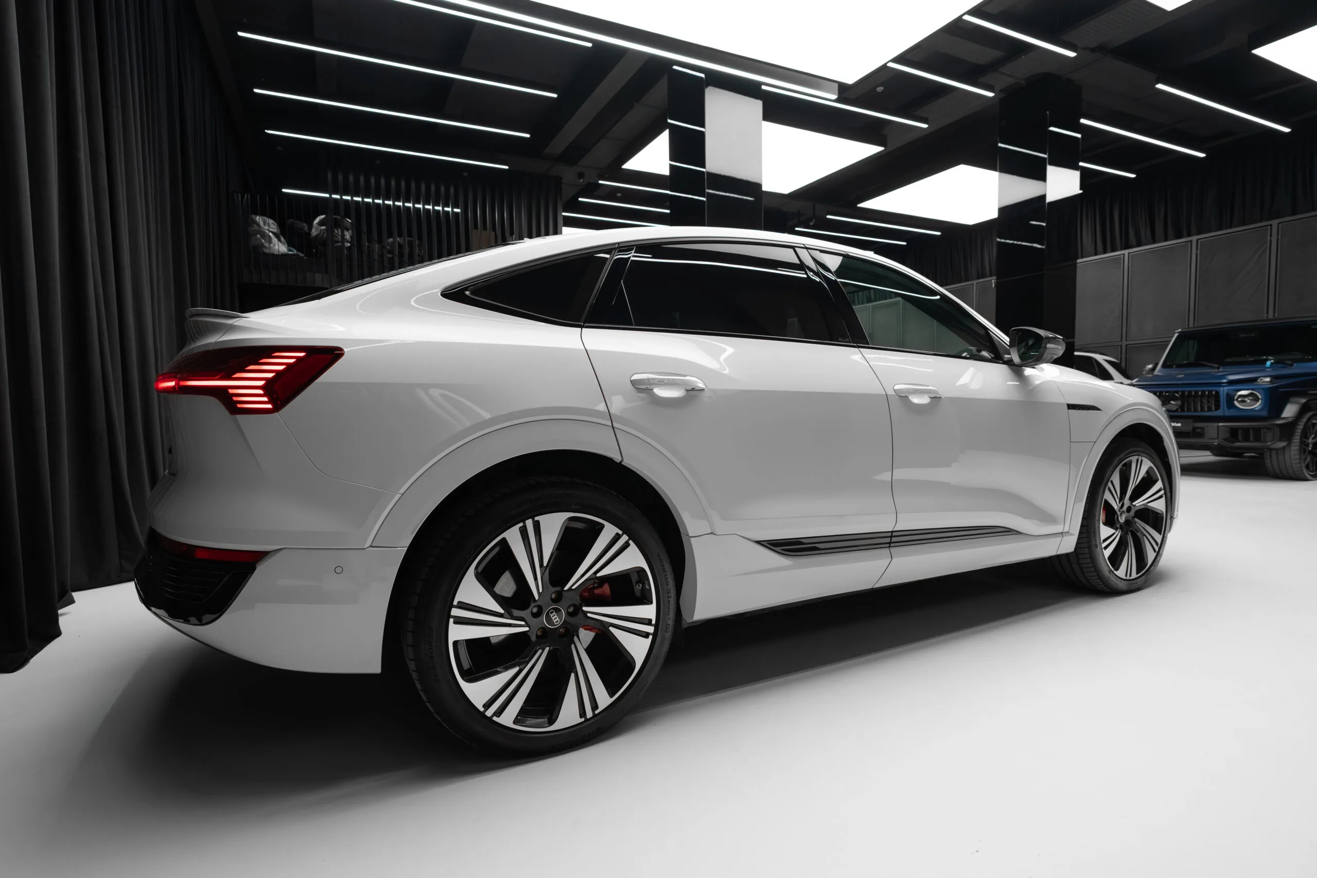 2023 Audi Q8 Sportback e-tron 55 quattro, 8/30