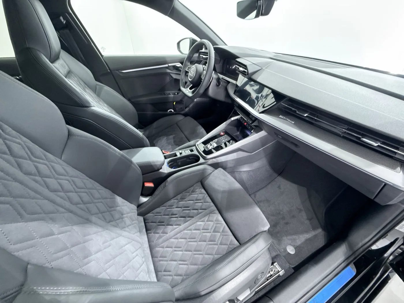 2023 Audi RS3 Sportback quattro offered by a supercar dealer in Zibido San Giacomo, Italy, photo 15 of 25