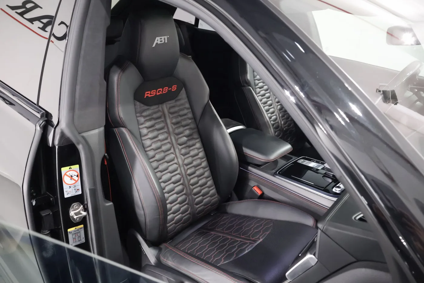2023 Audi RS Q8 angeboten von einem Supersportwagenhändler in Zibido San Giacomo, Italien, Foto 11 von 25