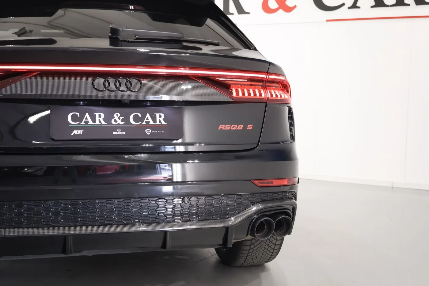 2023 Audi RS Q8 angeboten von einem Supersportwagenhändler in Zibido San Giacomo, Italien, Foto 13 von 25