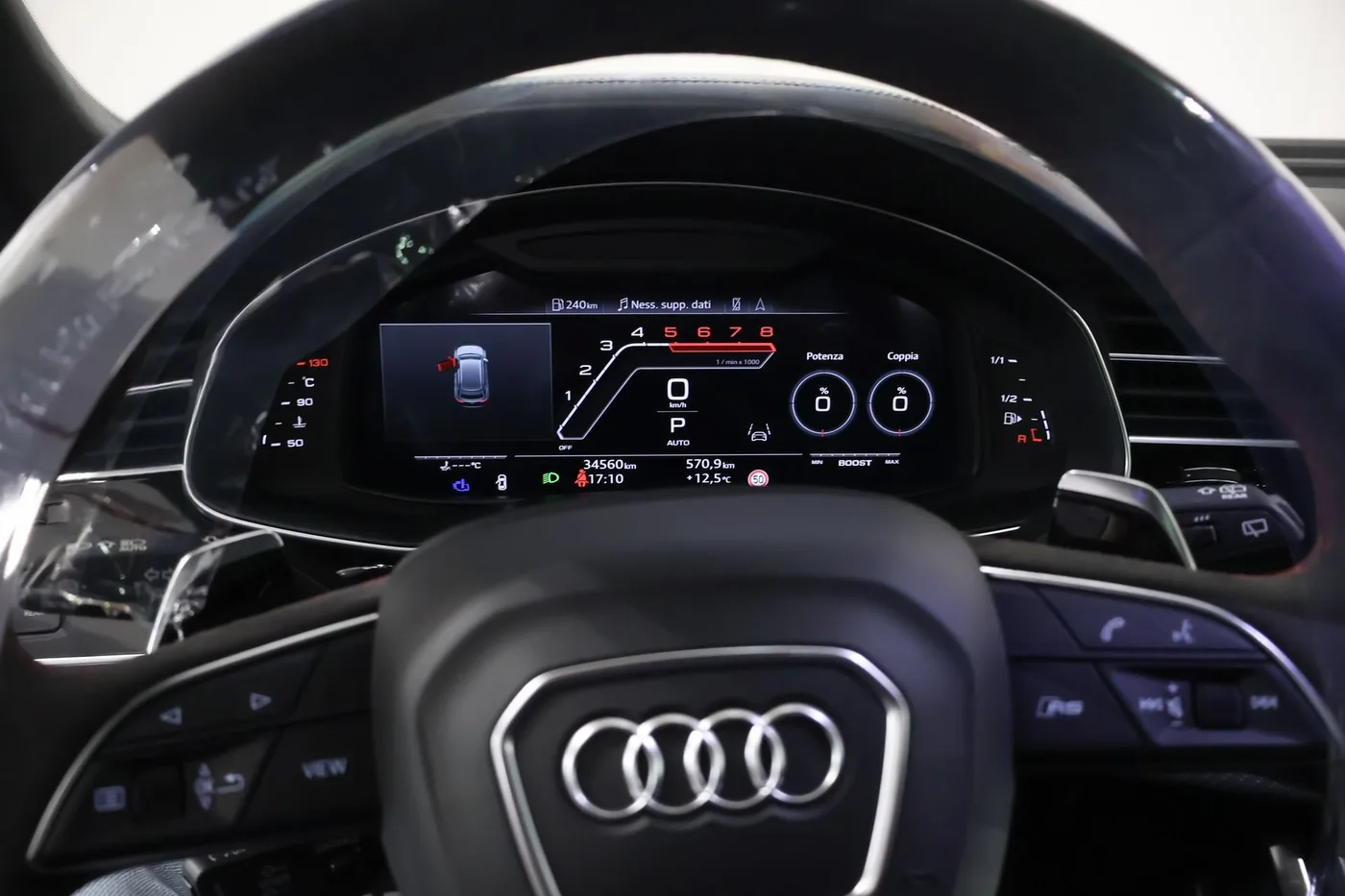 2023 Audi RS Q8 angeboten von einem Supersportwagenhändler in Zibido San Giacomo, Italien, Foto 16 von 25