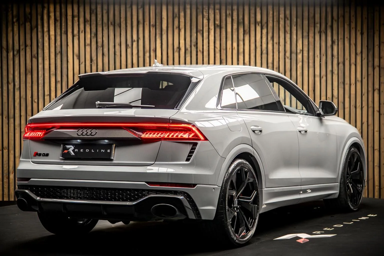 2023 Audi RS Q8 Carbon Black, 4/30