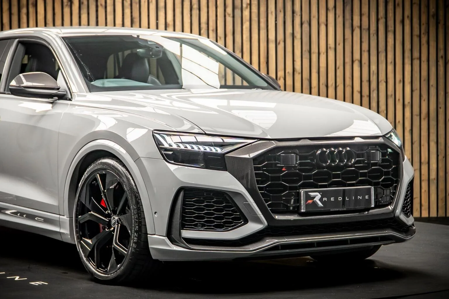 2023 Audi RS Q8 Carbon Black, 10/30