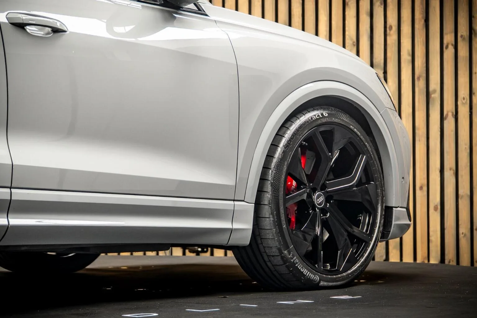 2023 Audi RS Q8 Carbon Black, 12/30
