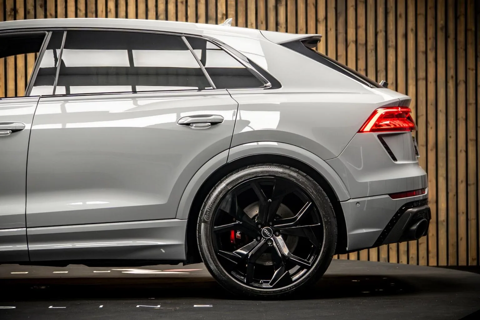 2023 Audi RS Q8 Carbon Black, 16/30
