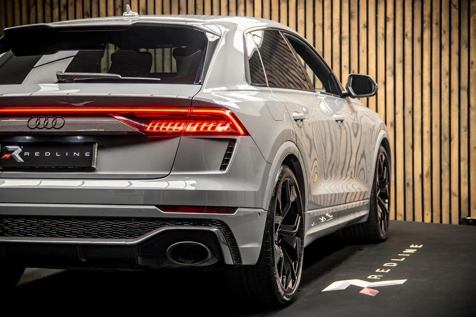 2023 Audi RS Q8 Carbon Black, 19/30