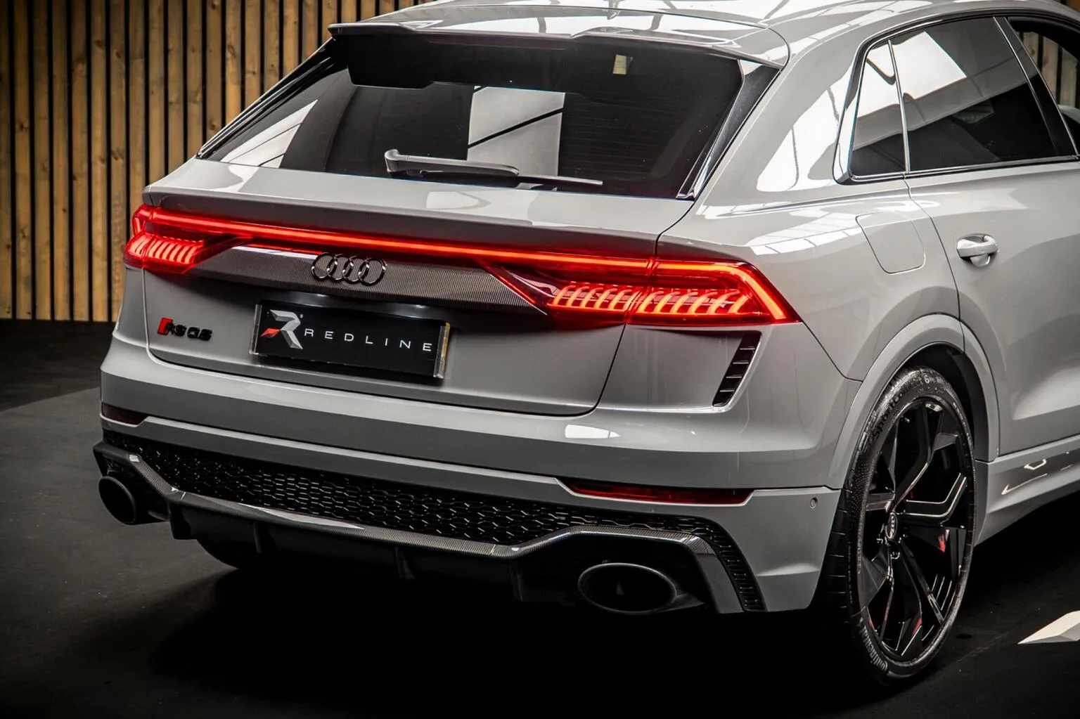 2023 Audi RS Q8 Carbon Black, 20/30