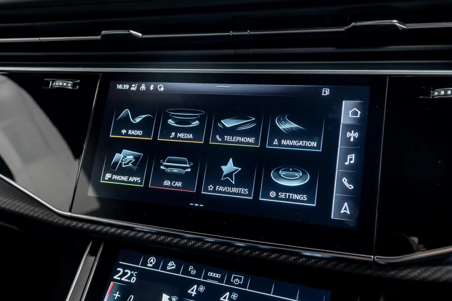 2023 Audi RS Q8 Carbon Black, 28/30