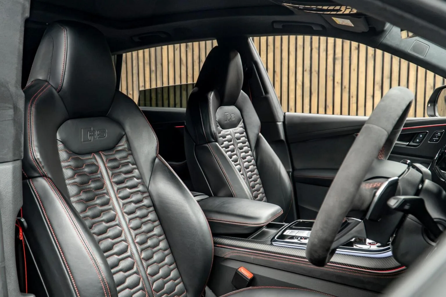 2023 Audi RS Q8 Vorsprung, 2/30