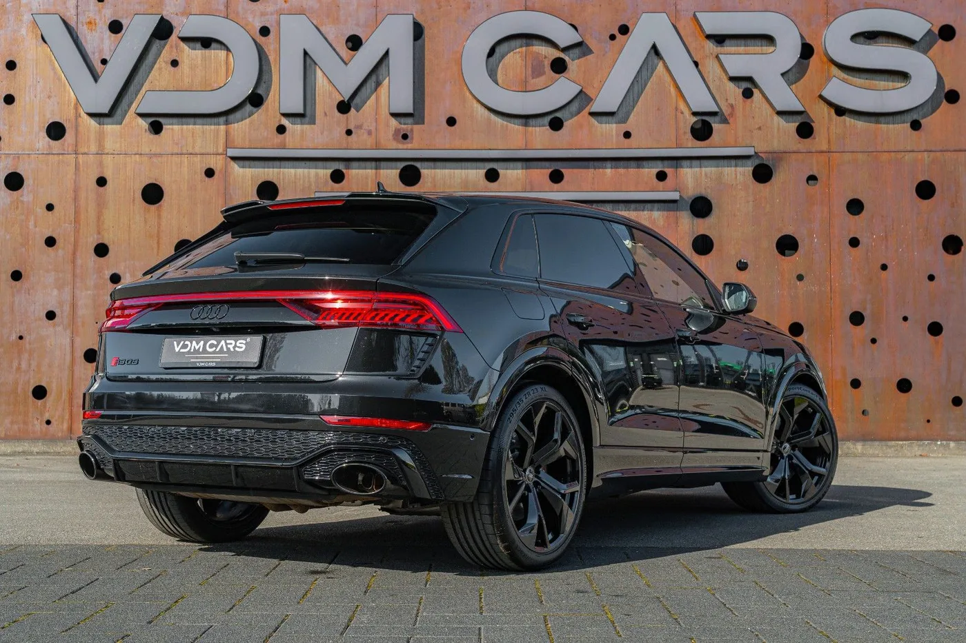 2023 Audi RS Q8 offered by a supercar dealer in Gronau, Germany, photo 6 of 25