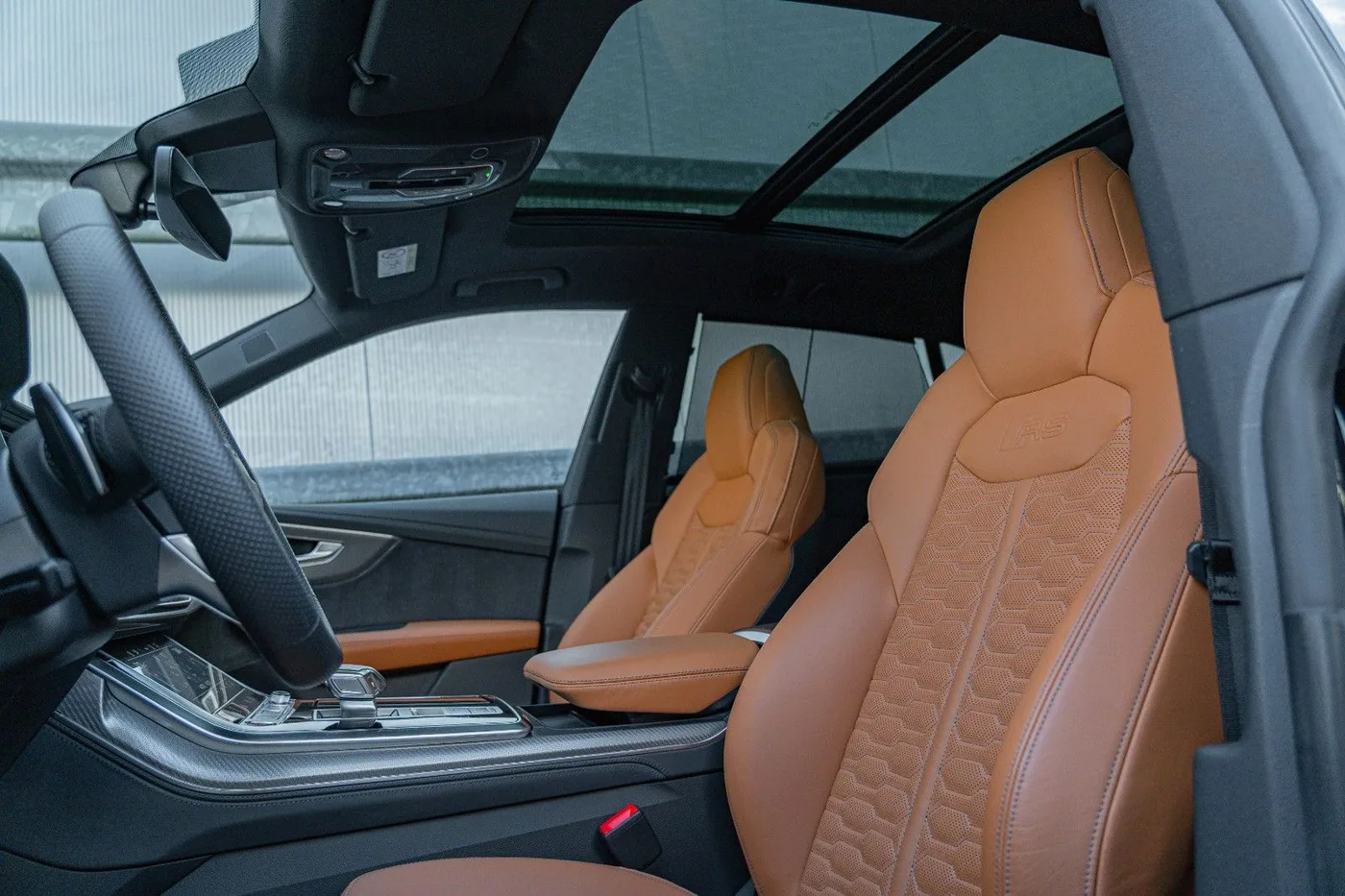 2023 Audi RS Q8 offered by a supercar dealer in Gronau, Germany, photo 24 of 25
