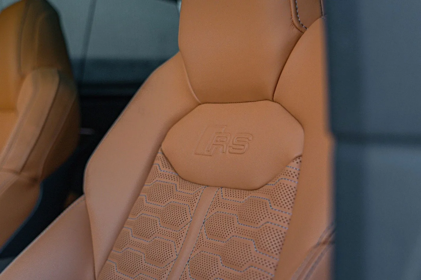 2023 Audi RS Q8 offered by a supercar dealer in Gronau, Germany, photo 25 of 25