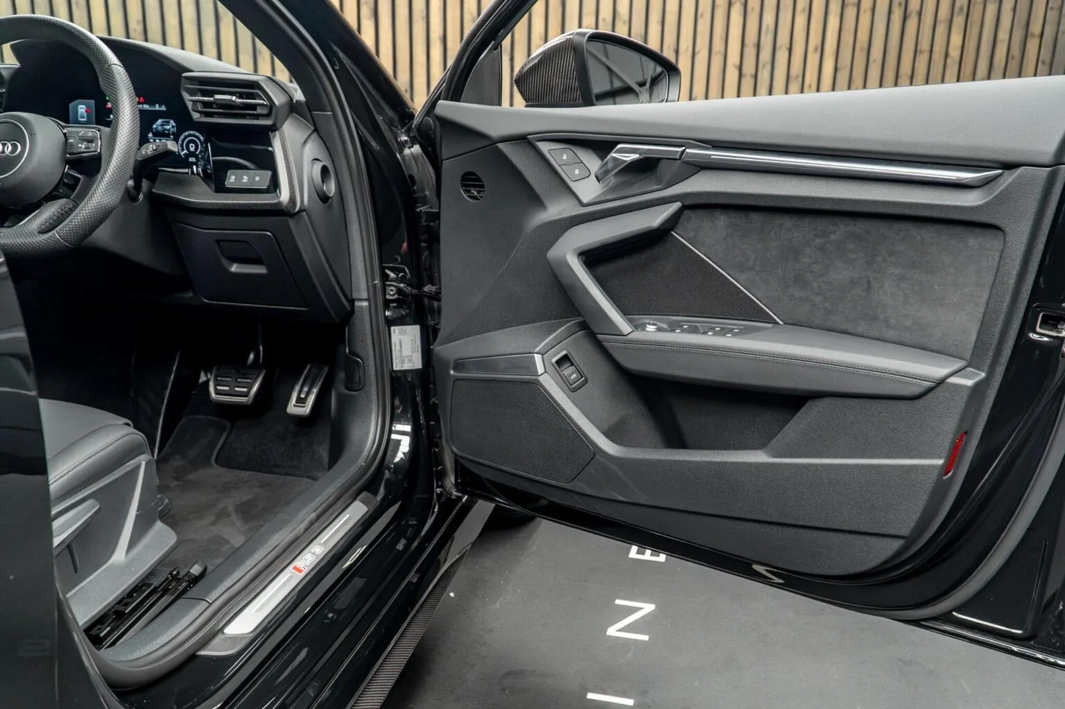 2023 Audi RS3 Sedan Carbon Black, 29/30