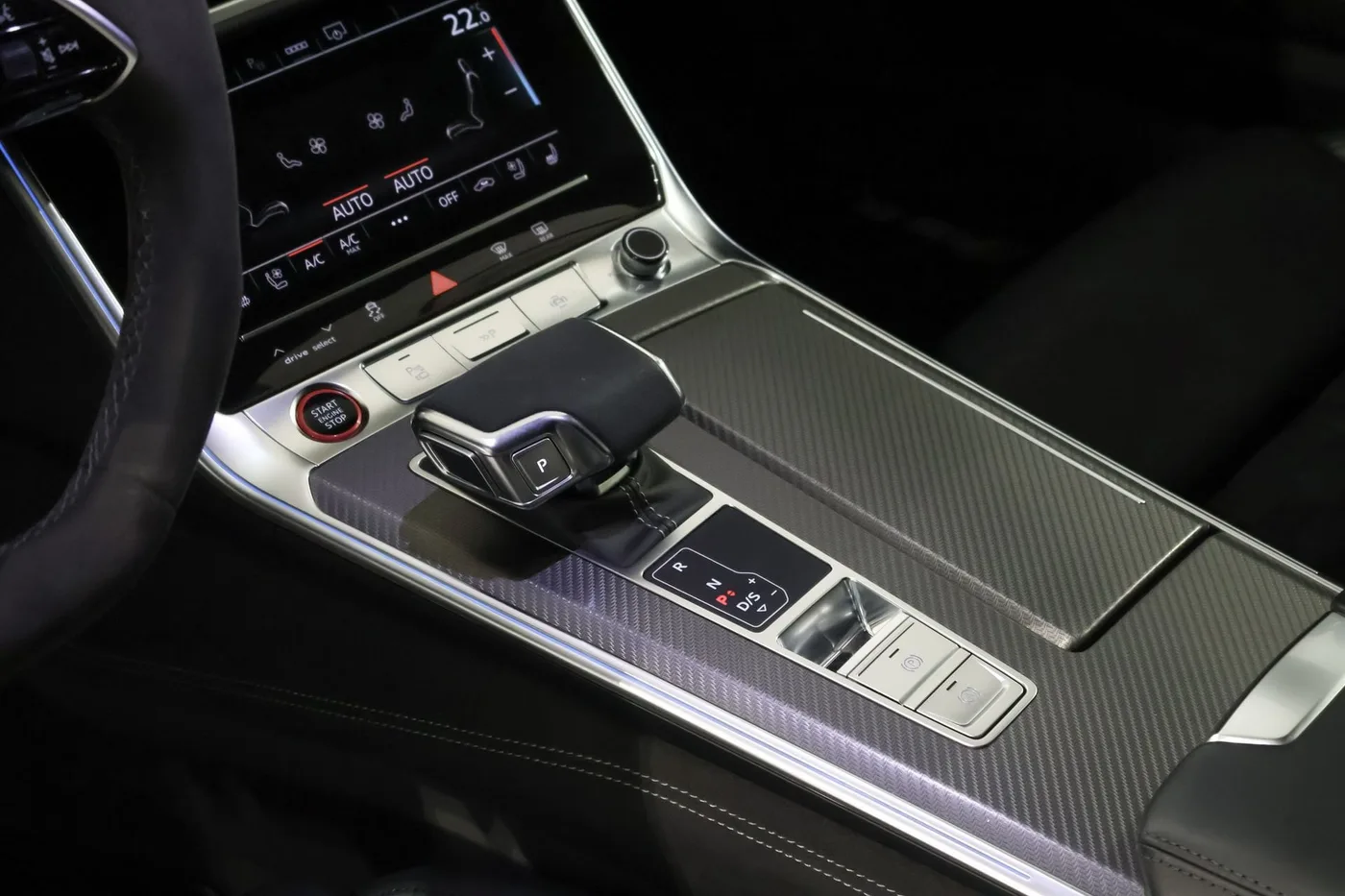 2023 Audi RS6 Avant offered by a supercar dealer in Zibido San Giacomo, Italy, photo 12 of 24