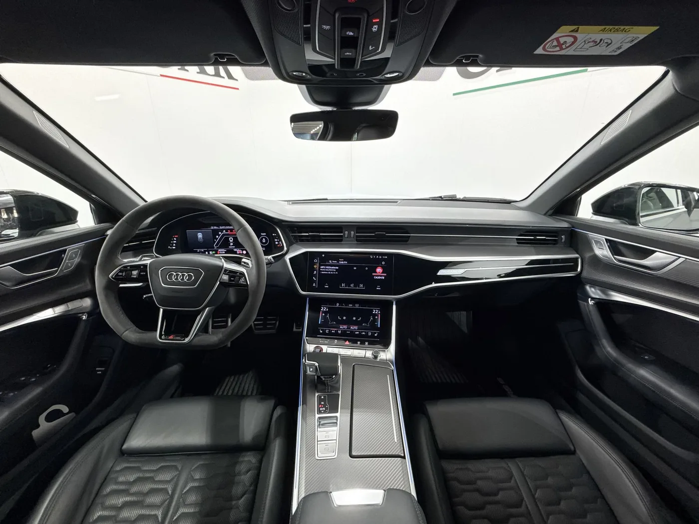 2023 Audi RS6 Avant offered by a supercar dealer in Zibido San Giacomo, Italy, photo 15 of 24