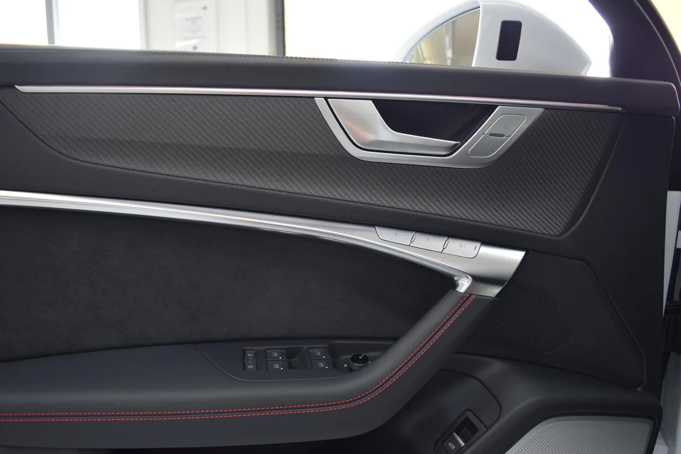 2023 Audi RS6 Avant ABT Power S offered by a specialist dealer in Pfaffenhofen an der Ilm, Germany, photo 13 of 15
