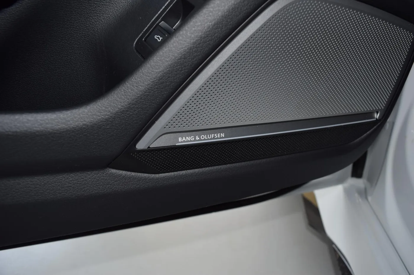 2023 Audi RS6 Avant ABT Power S offered by a specialist dealer in Pfaffenhofen an der Ilm, Germany, photo 15 of 15