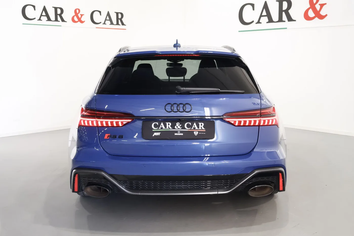 2023 Audi RS6 Avant performance angeboten von einem Supersportwagenhändler in Zibido San Giacomo, Italien, Foto 4 von 25