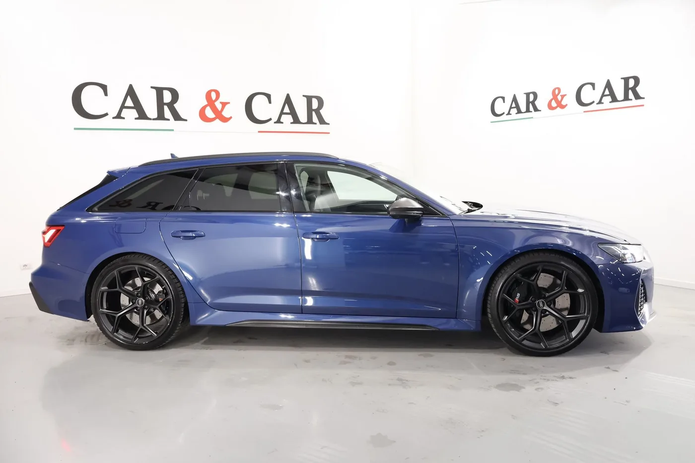 2023 Audi RS6 Avant performance angeboten von einem Supersportwagenhändler in Zibido San Giacomo, Italien, Foto 5 von 25