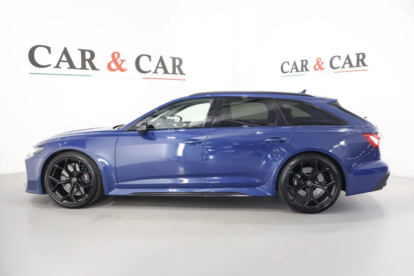 2023 Audi RS6 Avant performance angeboten von einem Supersportwagenhändler in Zibido San Giacomo, Italien, Foto 6 von 25