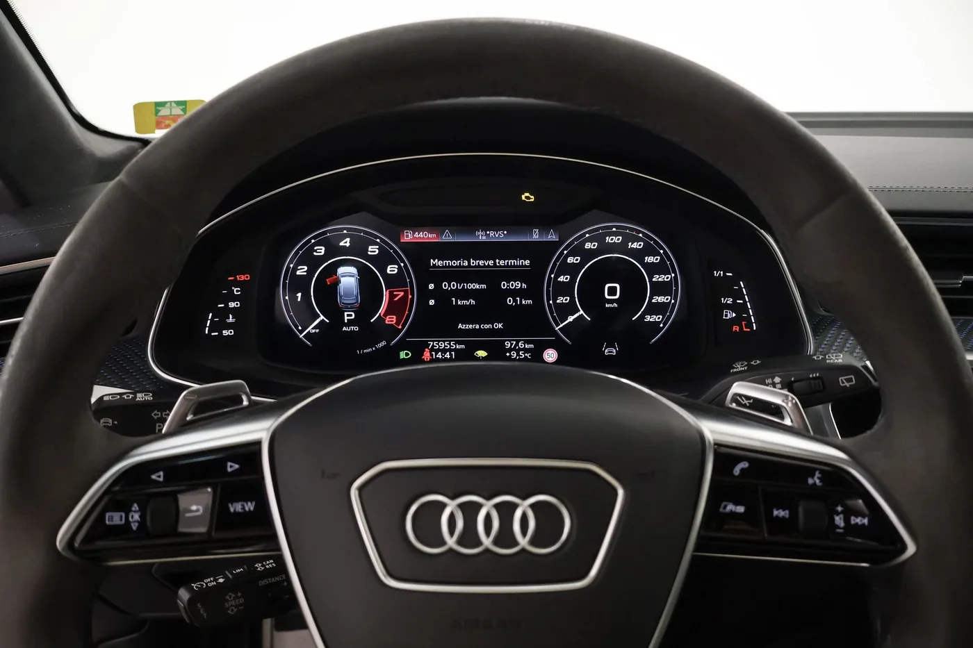 2023 Audi RS6 Avant performance angeboten von einem Supersportwagenhändler in Zibido San Giacomo, Italien, Foto 16 von 25
