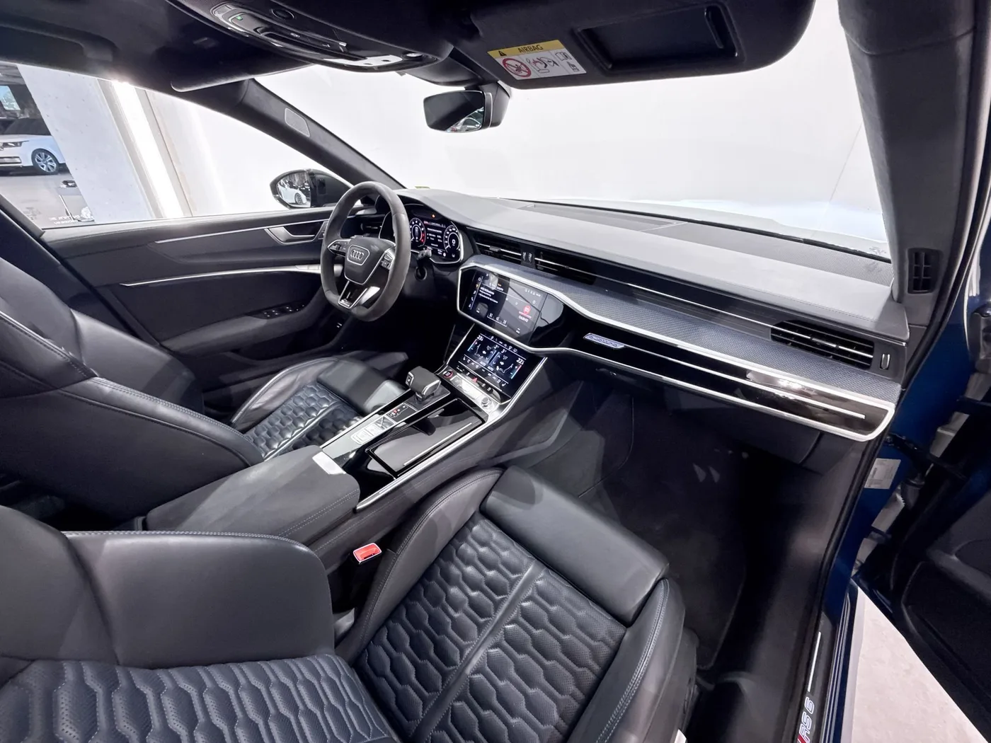 2023 Audi RS6 Avant performance angeboten von einem Supersportwagenhändler in Zibido San Giacomo, Italien, Foto 21 von 25