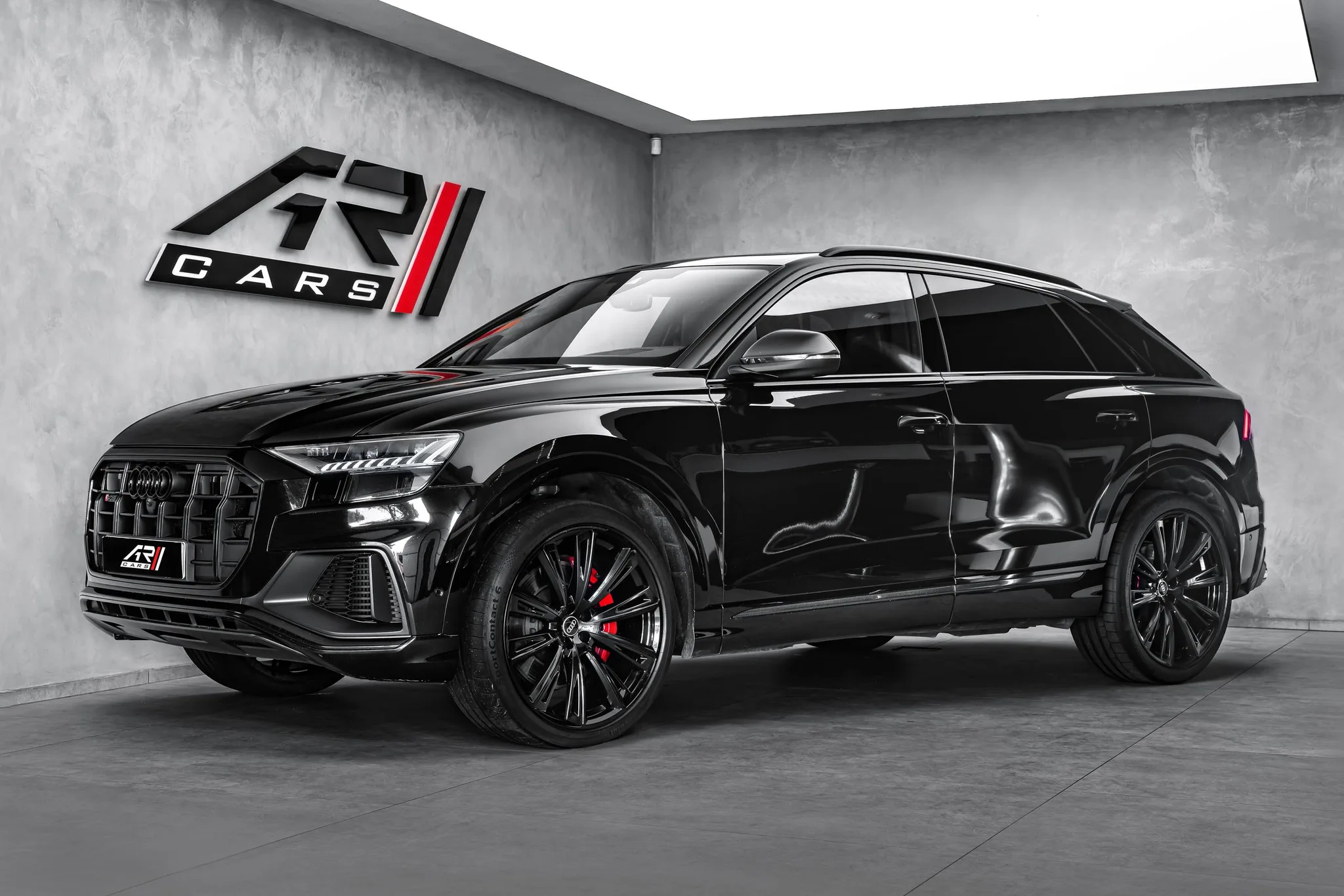 2023 Audi SQ8 competition plus angeboten von einem Fachhändler in Ostrava, Tschechien, Hauptfoto
