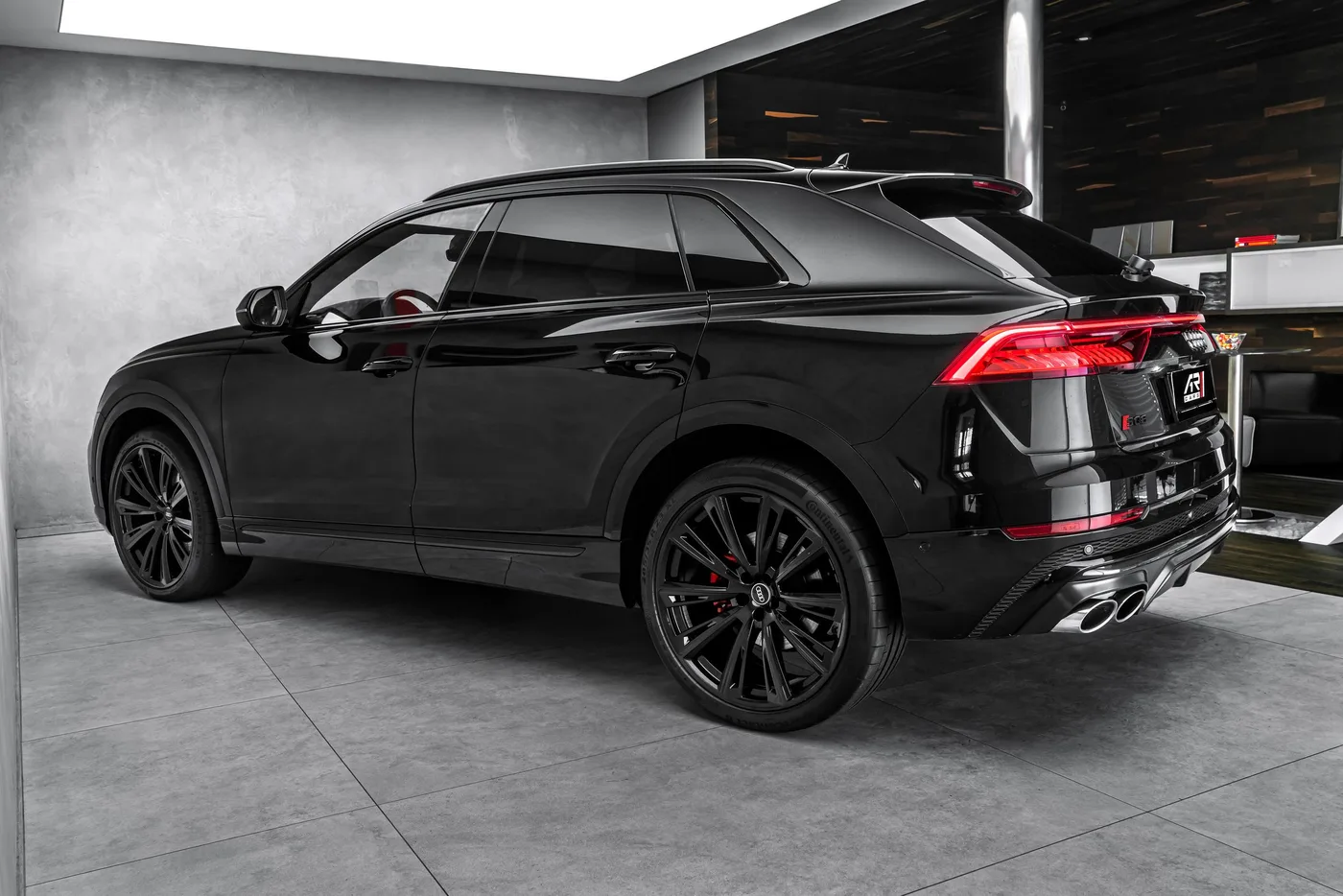 2023 Audi SQ8 competition plus angeboten von einem Fachhändler in Ostrava, Tschechien, Foto 6 von 15