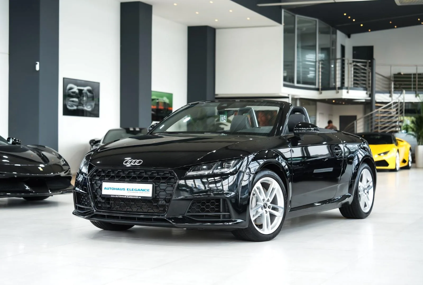 2023 Audi TT Roadster angeboten von einem Fachhändler in Köln, Deutschland, Hauptfoto