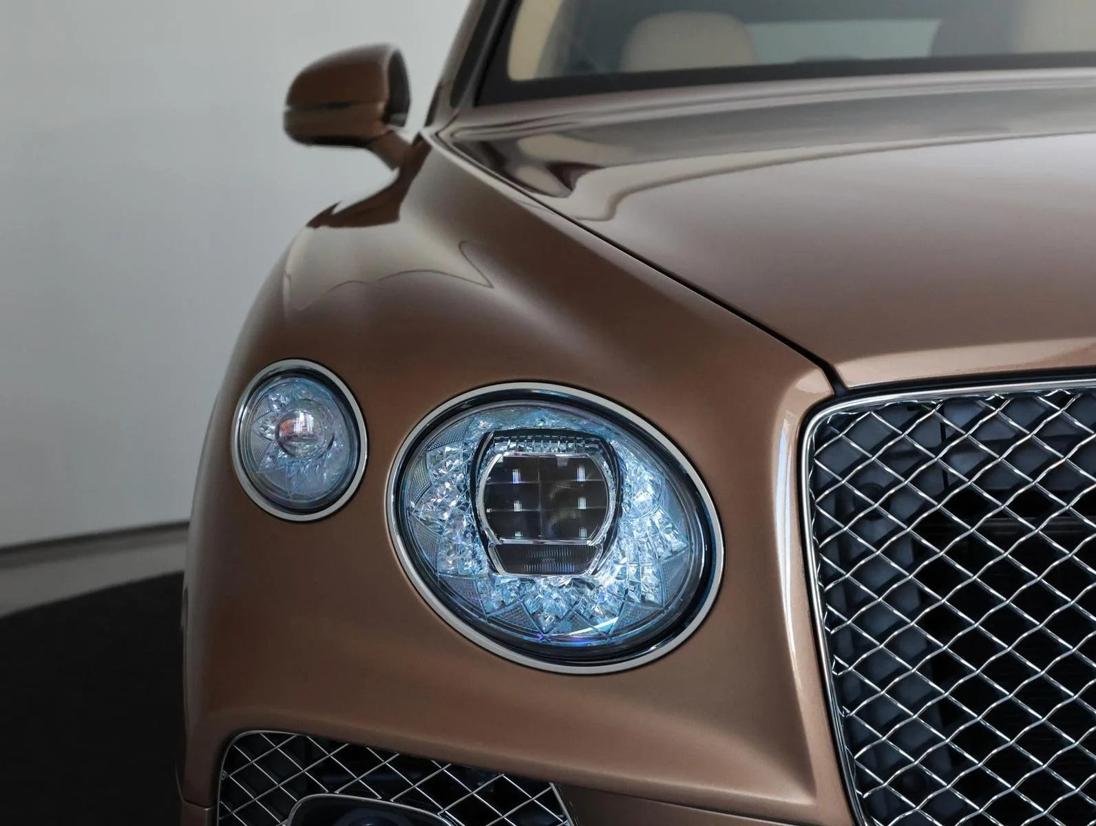2023 Bentley Bentayga Azure Hybrid, 18/22