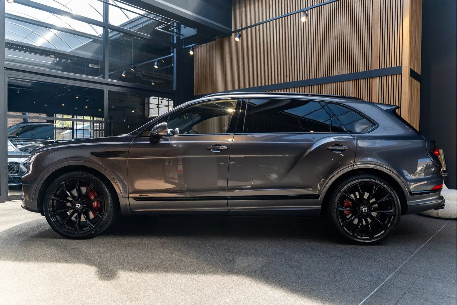 2023 Bentley Bentayga EWB Azure, 3/30