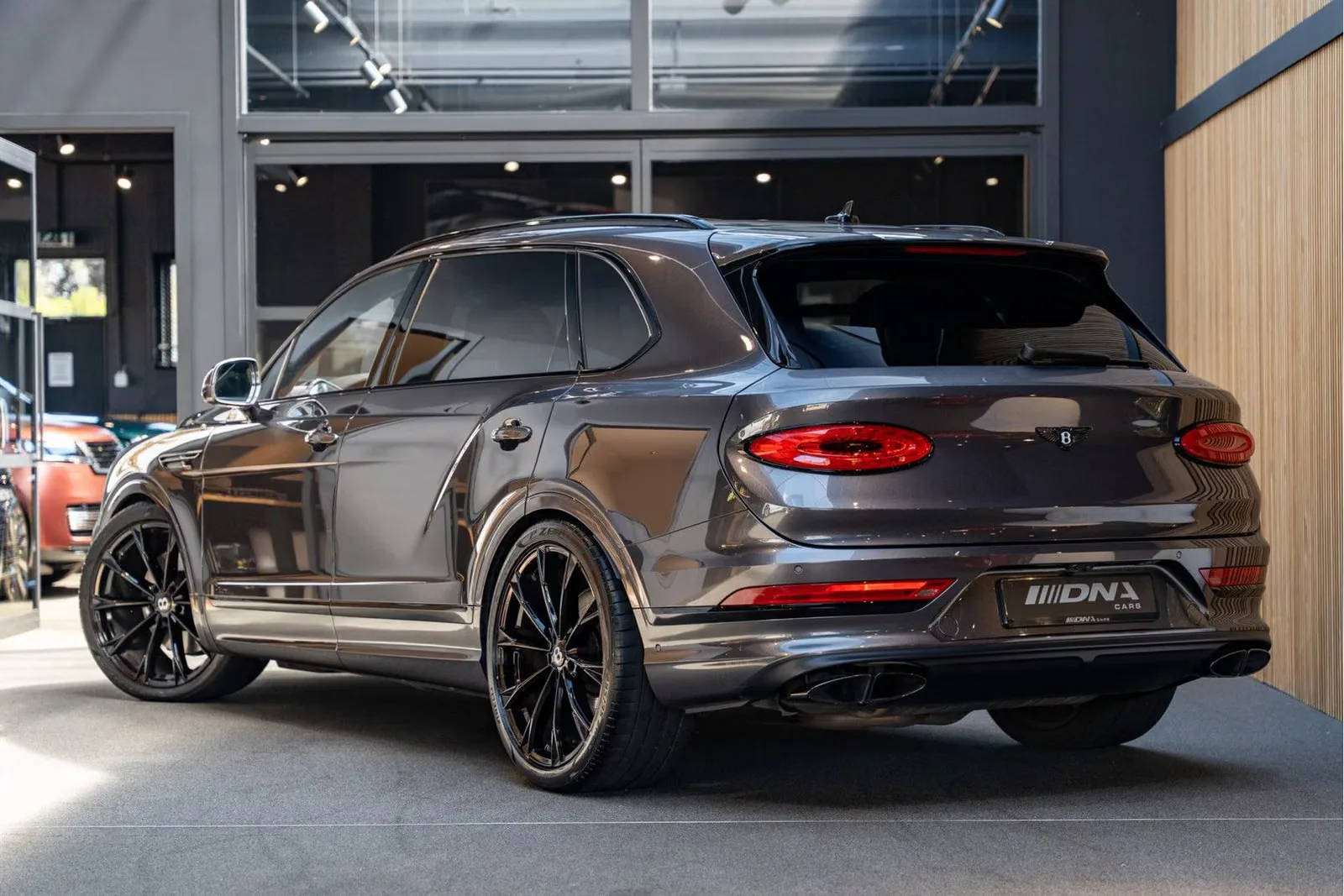 2023 Bentley Bentayga EWB Azure, 5/30