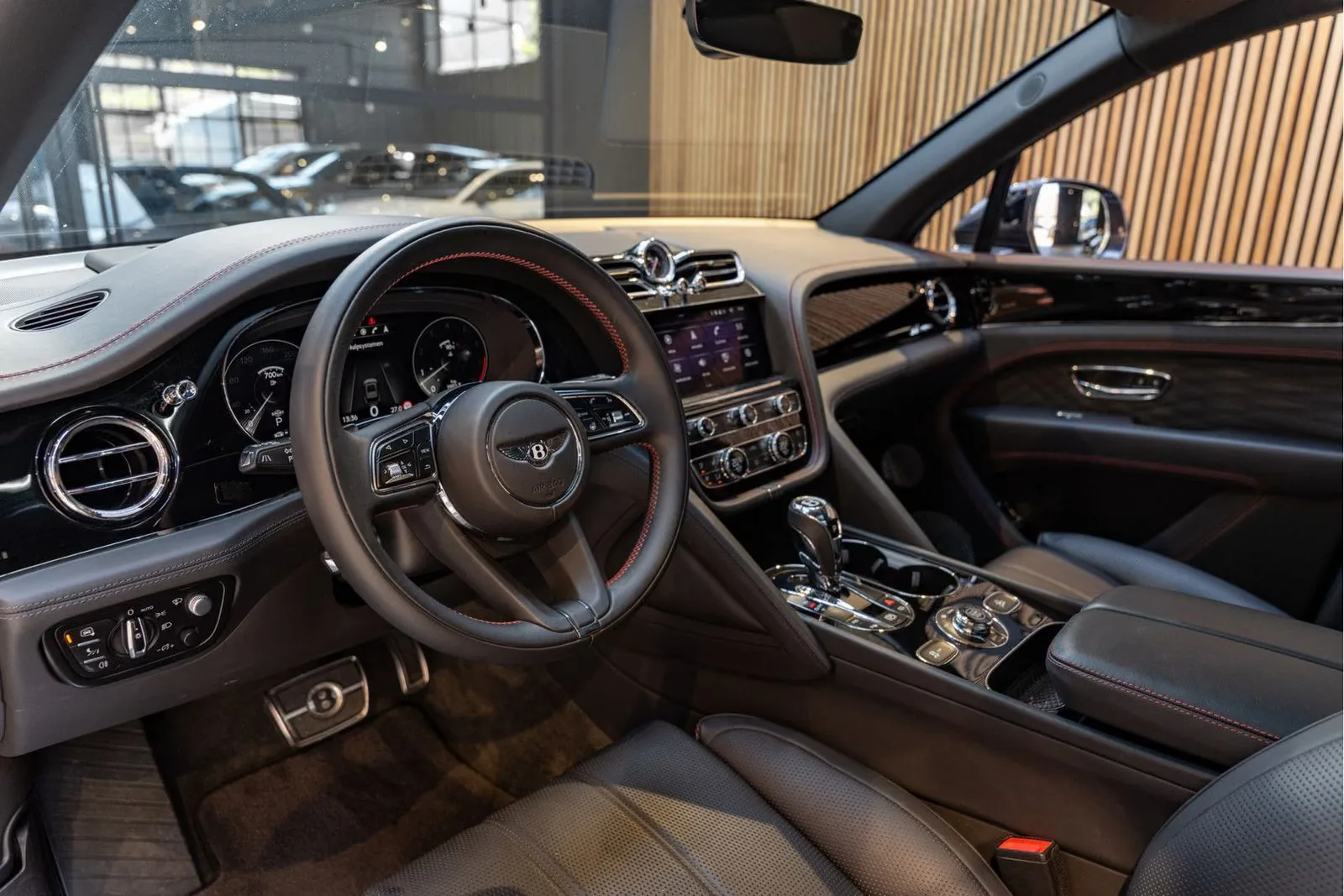 2023 Bentley Bentayga EWB Azure, 6/30