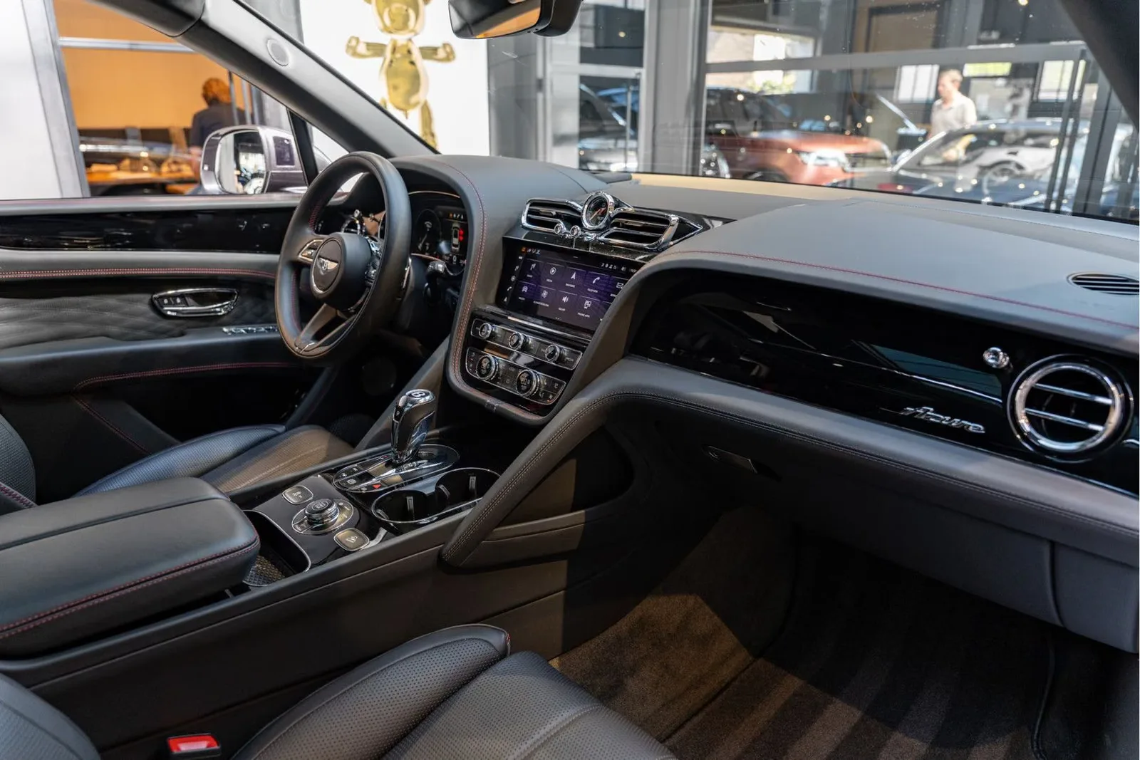 2023 Bentley Bentayga EWB Azure, 8/30