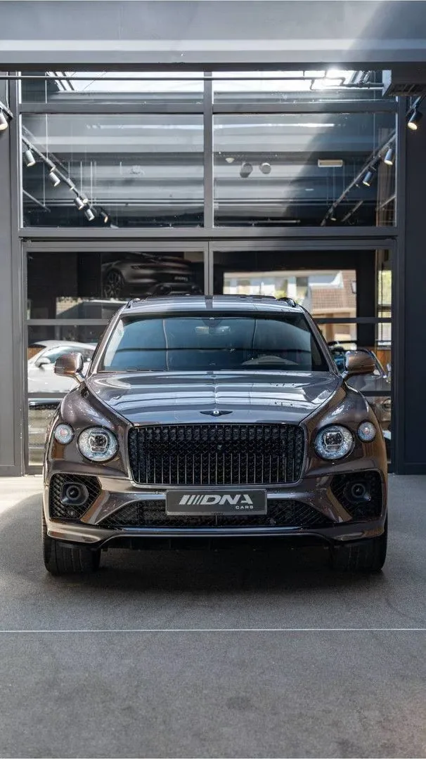 2023 Bentley Bentayga EWB Azure, 19/30
