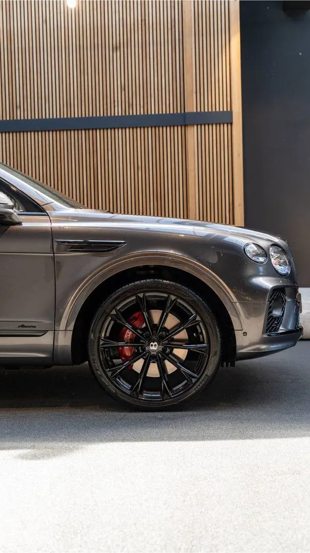 2023 Bentley Bentayga EWB Azure, 21/30