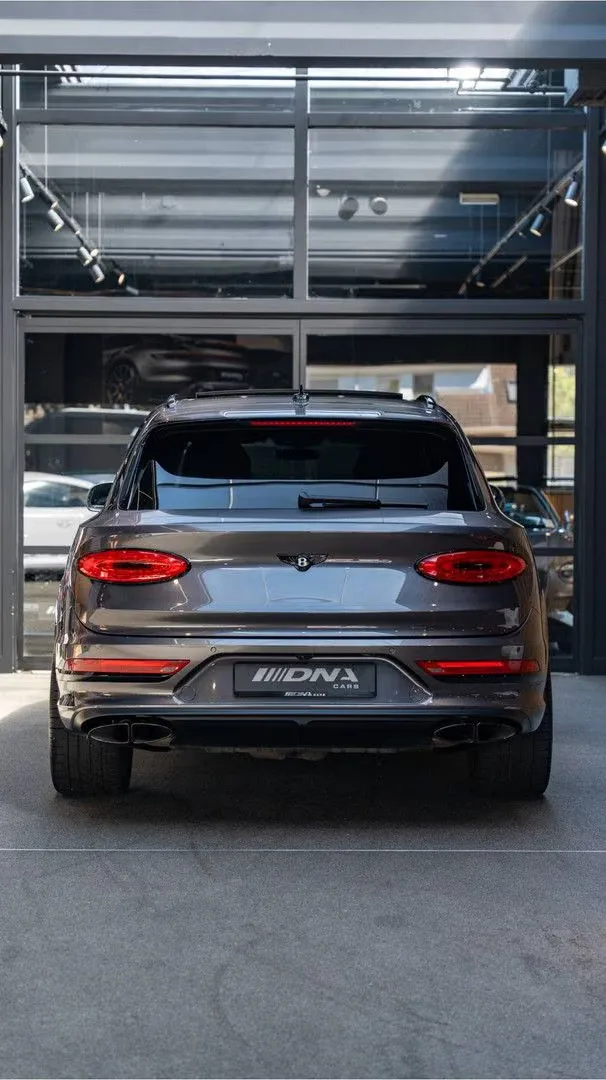 2023 Bentley Bentayga EWB Azure, 22/30