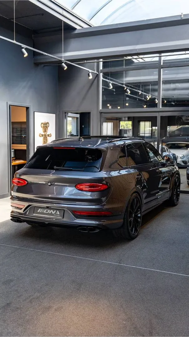2023 Bentley Bentayga EWB Azure, 23/30