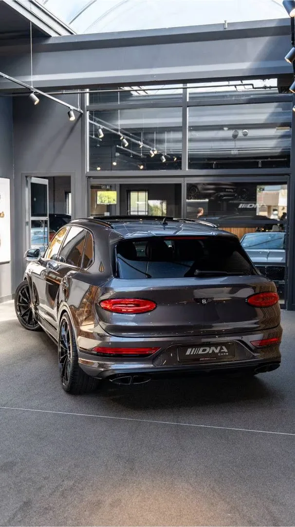 2023 Bentley Bentayga EWB Azure, 24/30
