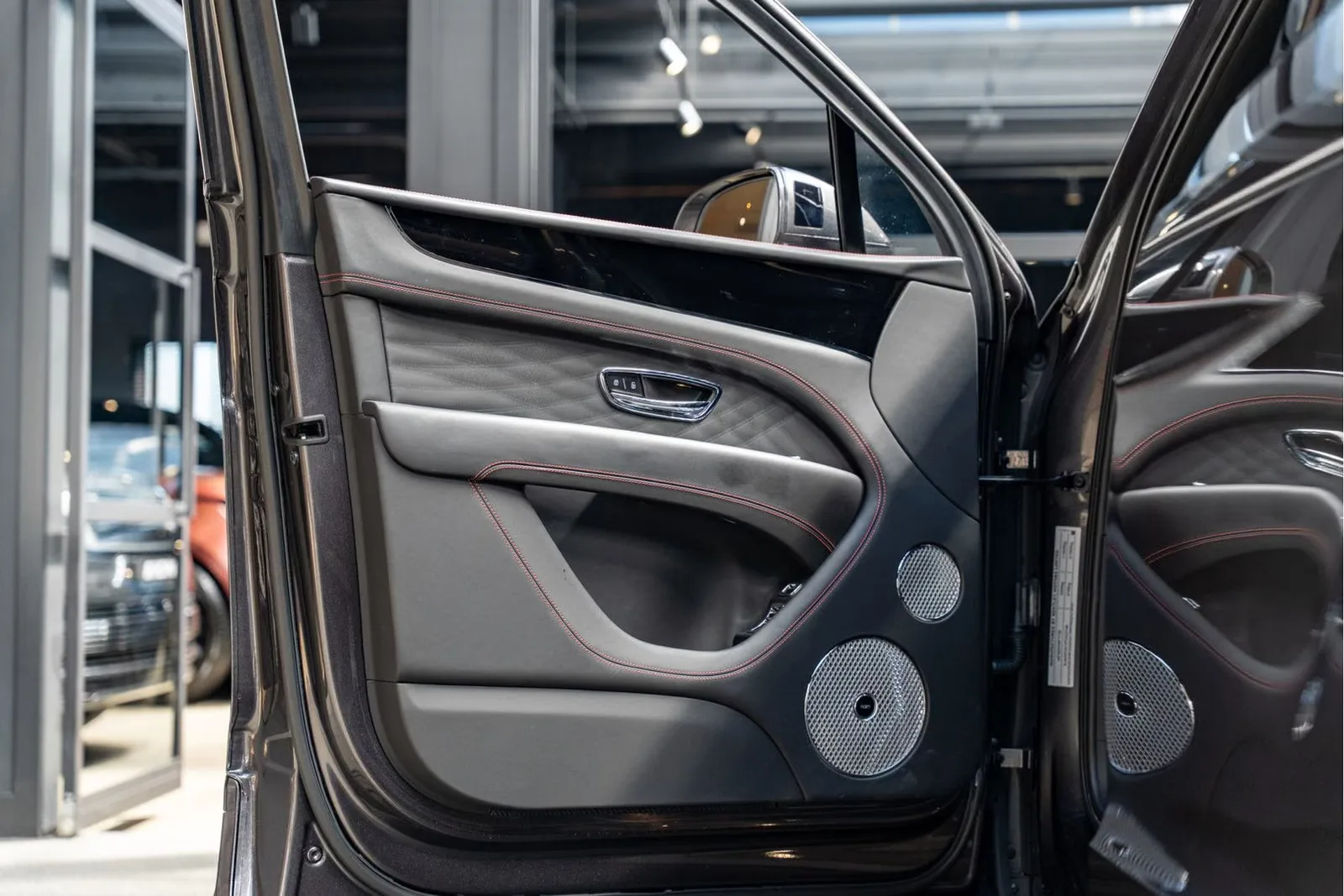 2023 Bentley Bentayga EWB Azure, 25/30
