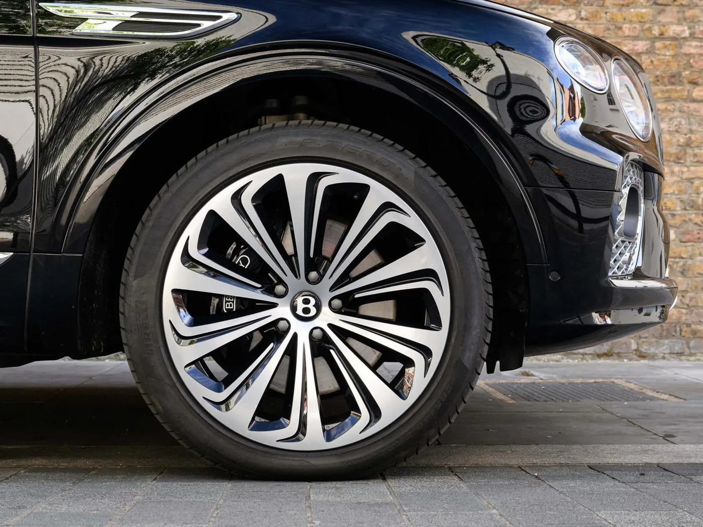 2023 Bentley Bentayga EWB angeboten von einer Vertragshändlergruppe in London, Vereinigtes Königreich, Foto 6 von 25