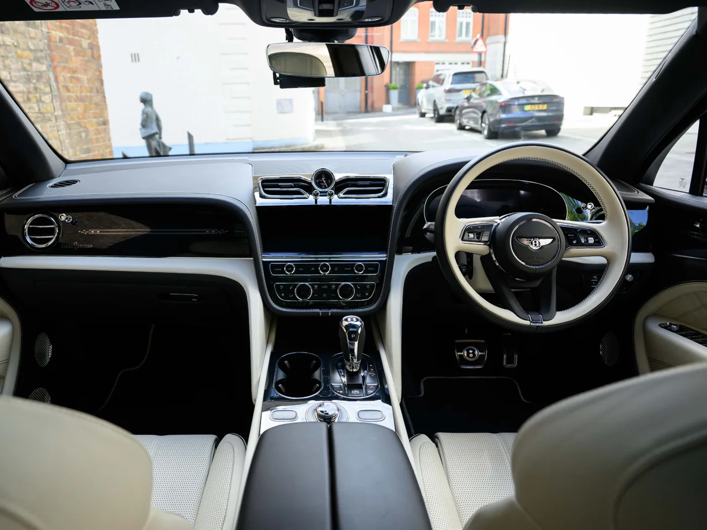 2023 Bentley Bentayga EWB angeboten von einer Vertragshändlergruppe in London, Vereinigtes Königreich, Foto 14 von 25