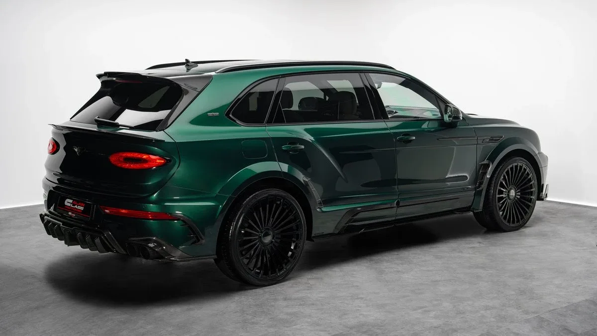 2023 Bentley Bentayga EWB proposée par un concessionnaire spécialisé à Dubai, Émirats arabes unis, photo 3 sur 25